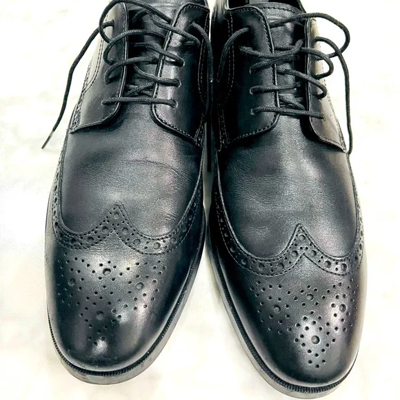 Cole hann beautiful Oxford shoes. Black leather. Worn a few times Men main image 3